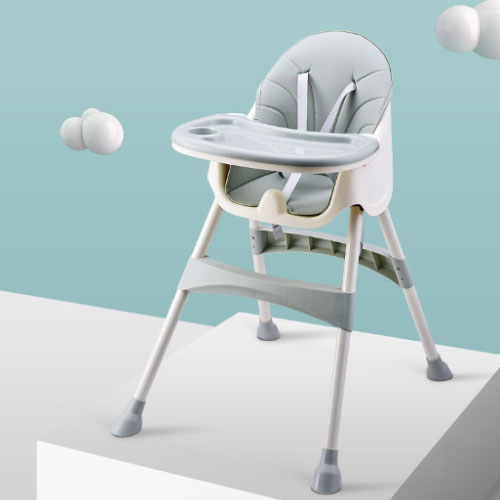 Bébé a 6 mois, n'oubliez pas de préparer une chaise haute adaptée pour bébé